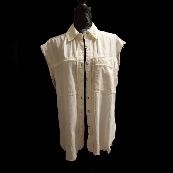 We the Free XS Distressed, raw hem denim button up shirt - Picture 12 of 16